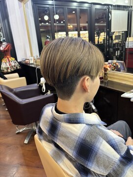 シャンプーボーイアネックス(SHAMPOO BOY Annex) センターパート　ハイトーン　佐世保