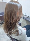 イルミナカラー　光沢感ヌードベージュ