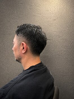 ヘアーガレージ エス(HAIR GARAGE S)の写真/ひげ・眉もトータルケアで清潔感アップ◎頭皮クレンジングでリフレッシュ♪