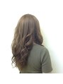 ヘアアンドメイク ゼン ヨコハマ(Hair&Make ZEN YOKOHAMA) ハイライトを駆使した動きのあるデザインカラーを提案します。