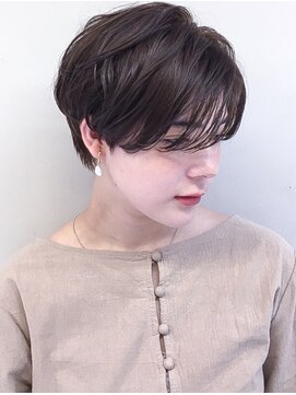 サーカス バイ ビュートリアム 青山(CIRCUS by BEAUTRIUM) ショートヘア　ひし形シルエット　ニュアンスパーマショート