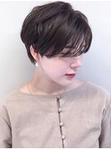ショートヘア ひし形シルエット ニュアンスパーマショート
