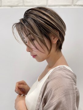 トルネード(TORNADO) 外国人風ハイライトバレイヤージュ白髪ぼかし グレージュ t814