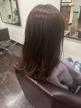 イース(ease) 大人可愛い艶ピンクカラー