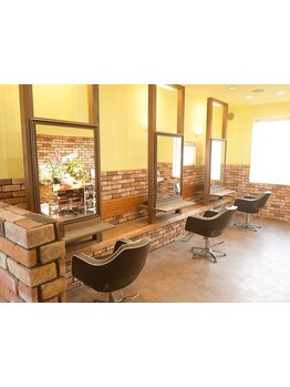 女性スタイリストのみの少人数のプライベートサロン◎お客様一人一人にしっかりと寄り添ったご提案を♪