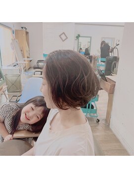 ソレイユプティ(Soleil petit) 癖毛をいかした、ふんわりボブ