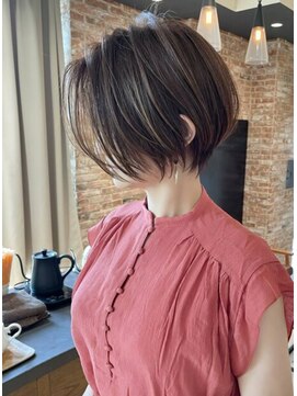 アンド ストーリーズ(&STORIES) 大人可愛い小顔ひし形クビレ丸み20代30代40代大人ショート(蘭)