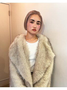 ルーム(Loom.) ハイトーンボブミニボブ切りっぱなしボブぱっつん前髪