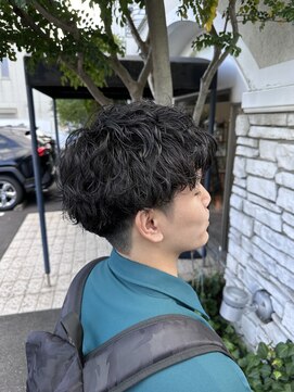 マカロンコワフュールドウシワカマル(macaron coiffure de ushiwakamaru) ツイストスパイラルパーマ