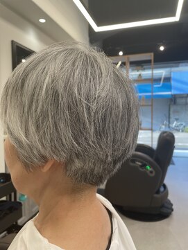 イヤートゥー(ear two) ショートスタイル