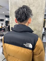メンズサロン キング 高槻店(Men’s salon K!ng)&nbsp;波巻きツイストスパイラルパーマ/フェザーパーマ/眉毛/メンズ