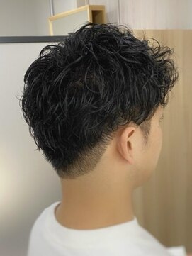 カミケンアジト(kamiken.ajito) 癖を活かしてパーマ風メンズカット【カミケンアジト/福島】