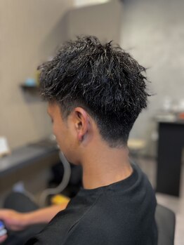 ジンビ(JINBI)の写真/メンズパーマが得意なサロン♪どんな雰囲気になりたいか丁寧にヒアリングすることで、理想のパーマを叶える
