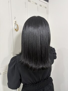 リュンヌ(Lune) 外ハネボブ×ブルーブラック/艶髪/美髪/モテ髪/YU143