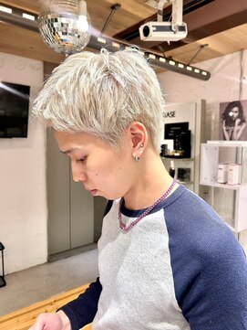 スパイキーショート メンズ ホワイトベージュ メンズカット