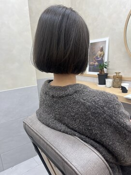 フレームプラス 天王寺あべの店(FRAME+) 白髪ぼかしグレージュ/丸みボブ