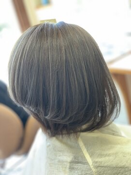 シャルム(Charme) 前下がりショートボブ/ホワイトベージュ