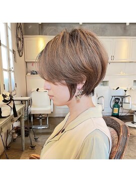 髪質改善と縮毛矯正の専門店 サンティエ(scintiller) 大人綺麗な小顔襟足スッキリショートボブ 30代40代50代
