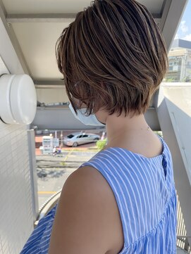 オーシャン(Ocean) [OCEAN Hair&Life藤原純]白髪ぼかしハイライトくびれショート☆