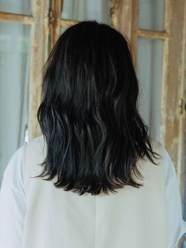 ヘアアンドリラクゼーション シャッセ(Hair&Relaxation SASE) ミディアムウェーブ