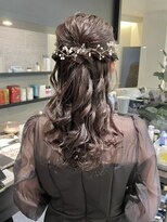 ケンジ ツルヤチョウ(KENJE tsuruyacho)&nbsp;ハーフアップアレンジ