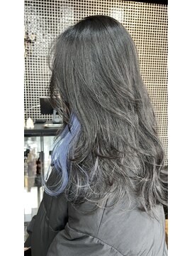 アン(un.) レイヤー×インナーカラー♪