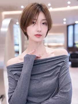 イルハバナ 渋谷(ill HAVANA) ショートヘア　小顔　オリーブグレー　大人可愛い　20代30代