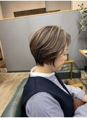 30代40代からの大人美フォルム。白髪ぼかしハイライト
