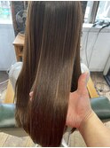 ドライヤーで乾かしただけで自然にさら艶になる縮毛矯正