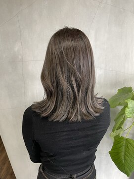 ティティ(TiTi) 切りっぱなしボブ×鎖骨ミディアム[TiTi_栗林れい]