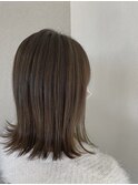 オリーブベージュ