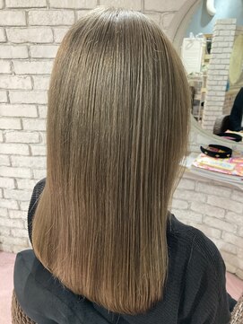 ティキ ヘアーワークス(TiKi Hair Works) 透明感潤艶ハイトーン