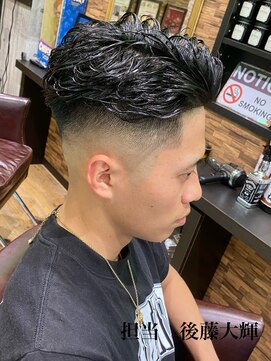 ムア(MUA) リバースパーマ スキンフェード