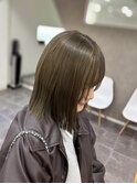 オリーブベージュ