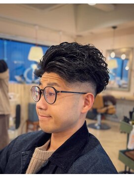 黒髪オールバックショート