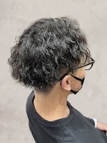 アース オーセンティック 関内店(EARTH Authentic)&nbsp;波巻きツイストスパイラル/刈り上げセンターパート/無造作質感