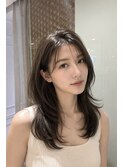 大人セミロングレイヤー・長め前髪・グレージュ20代30代