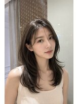 オアシスアヴェダ ザ・ペニンシュラ東京(OASIS AVEDA) 大人セミロングレイヤー・長め前髪・グレージュ20代30代