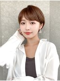 ショート×顔周り×前髪×シルキーベージュ×グレージュカラー
