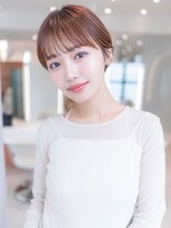20代30代大人可愛いグレージュカラー斜めバングショートボブ