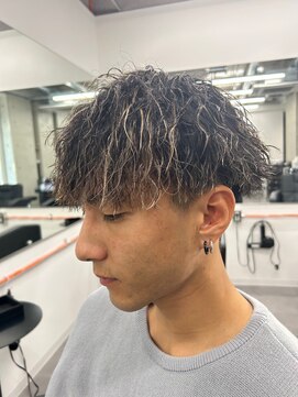 レボ 神宮寺店(Revo) ツイスパ×ホワイトハイライト