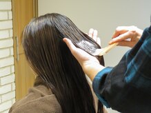 METEOの有効成分を髪に塗布してダメージ毛に栄養補給!!