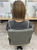 切りっぱなしボブとハイライト