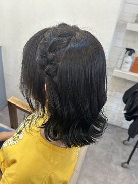 トッカ ヘアアンドトリートメント 難波店 サイド編みこみのボブウェーブスタイル