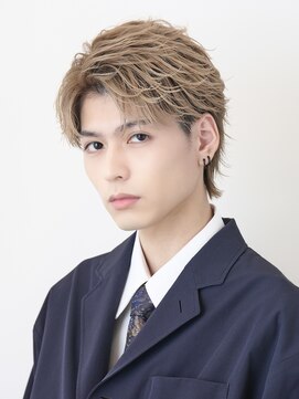 オーシャントーキョー サニー 原宿(OCEAN TOKYO Sunny) フェザーパーマフェザーショート波打ちパーマミルクティベージュ