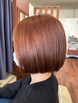 クローバー(Clover)の写真/髪のうねり、ハネ、広がりに困っている方にオススメ☆髪質改善ストレートで髪のお悩みを解決へ導きます◎