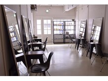 ロムロクウェット(L'HOMME ROQUETTE)の雰囲気（街中にある美容室ですが静かな雰囲気で過ごせます）