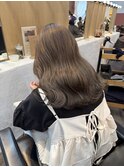 ケアブリーチハイライトミルクティーグレージュ顔まわりレイヤー