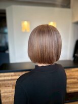 ヴァン カウンシル 王子(VAN COUNCIL)&nbsp;白髪ぼかしハイトーンボブ