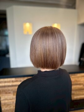 ヴァン カウンシル 王子(VAN COUNCIL) 白髪ぼかしハイトーンボブ